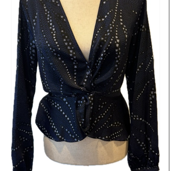 BCBGeneration Sz Sm Starry navy blue blouse with peplum hem - Picture 2 of 6